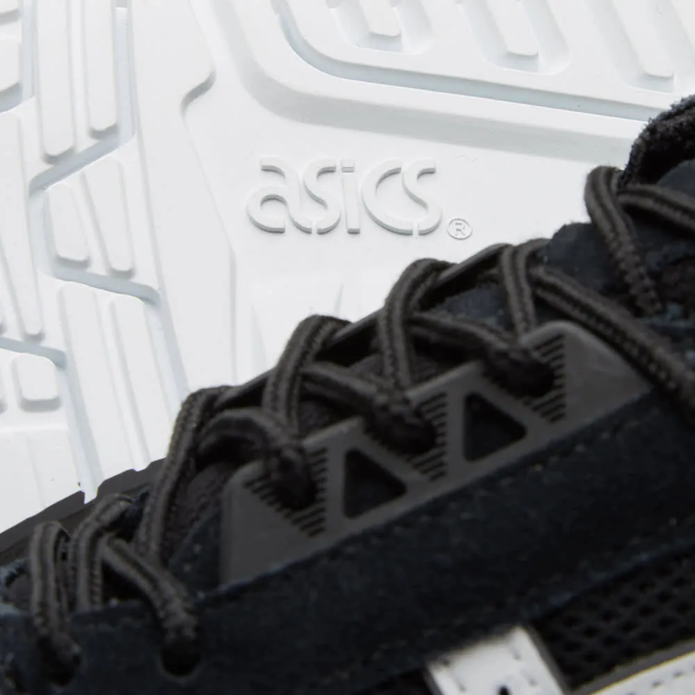 Asics Gel RespectorBlack & White