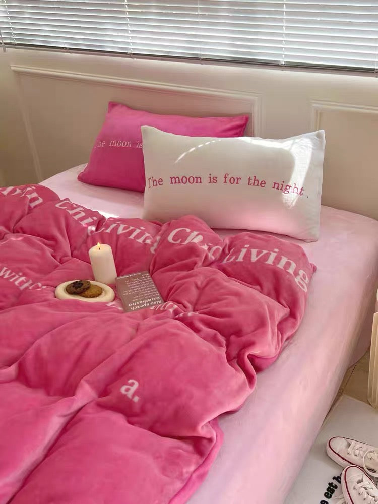 Sweet & dark Instagram style fleece bedding set